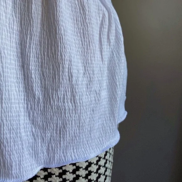 Stretchy Scallop Lace Top - Picture 4 of 6